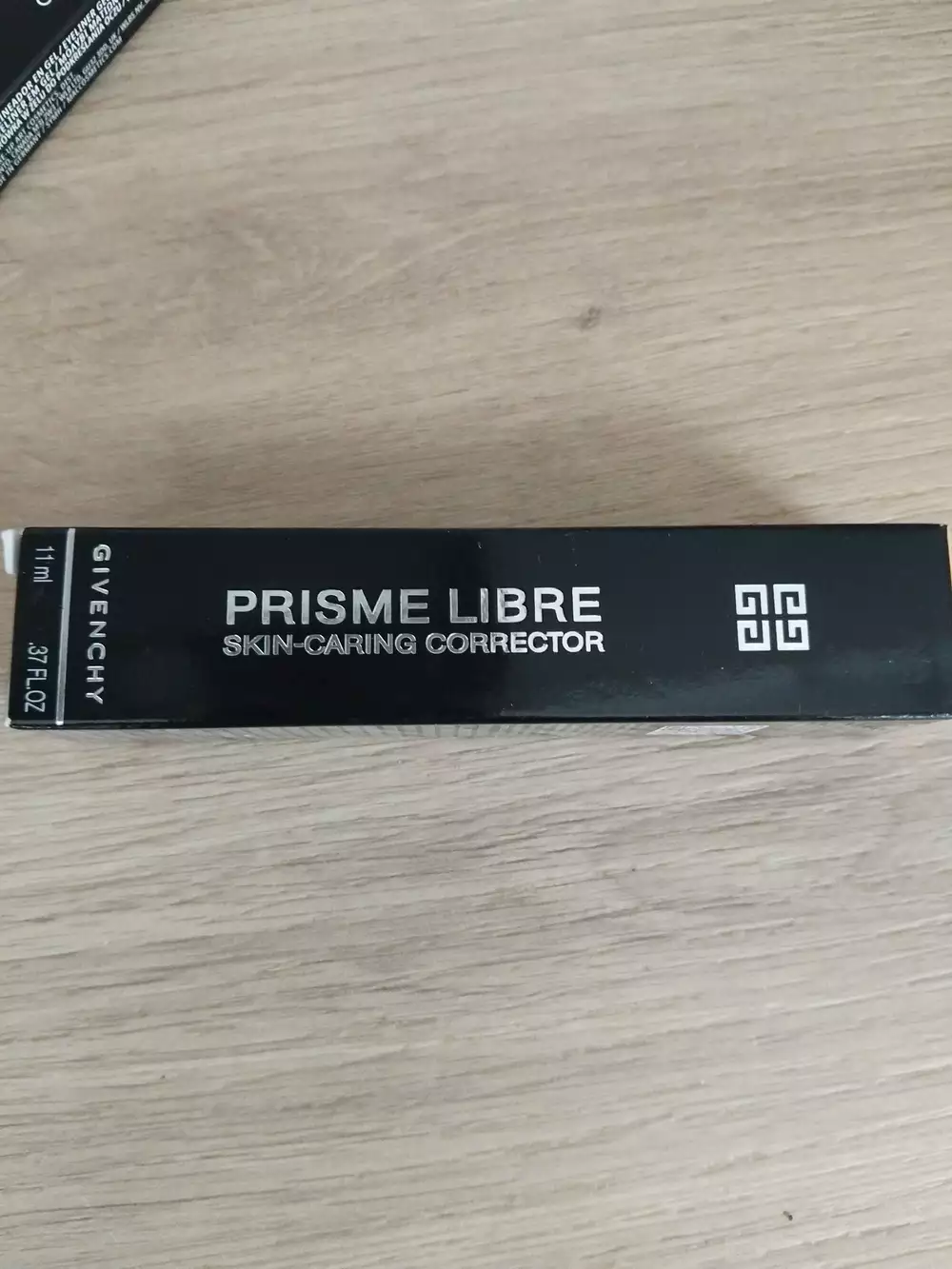 GIVENCHY - Prisme Libre - Skin caring corrector