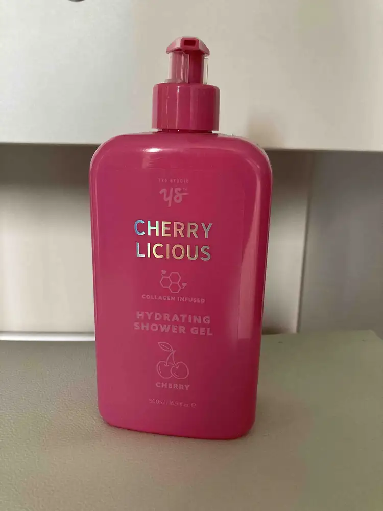 YES STUDIO - Cherry Licious - Hydrating shower gel