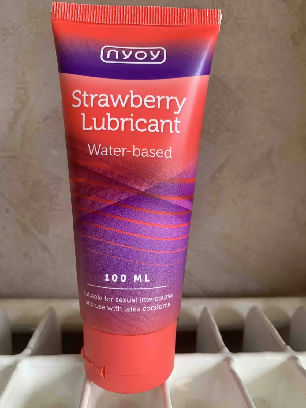 NYOY - Strawberry lubricant water-based