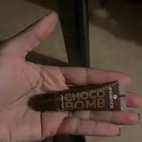 ESSENCE - Choco bomb - Shiny lipgloss