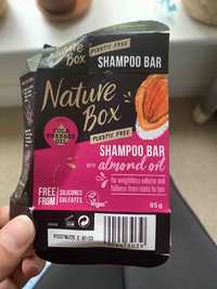 NATURE BOX - Shampoo bar with almond oil