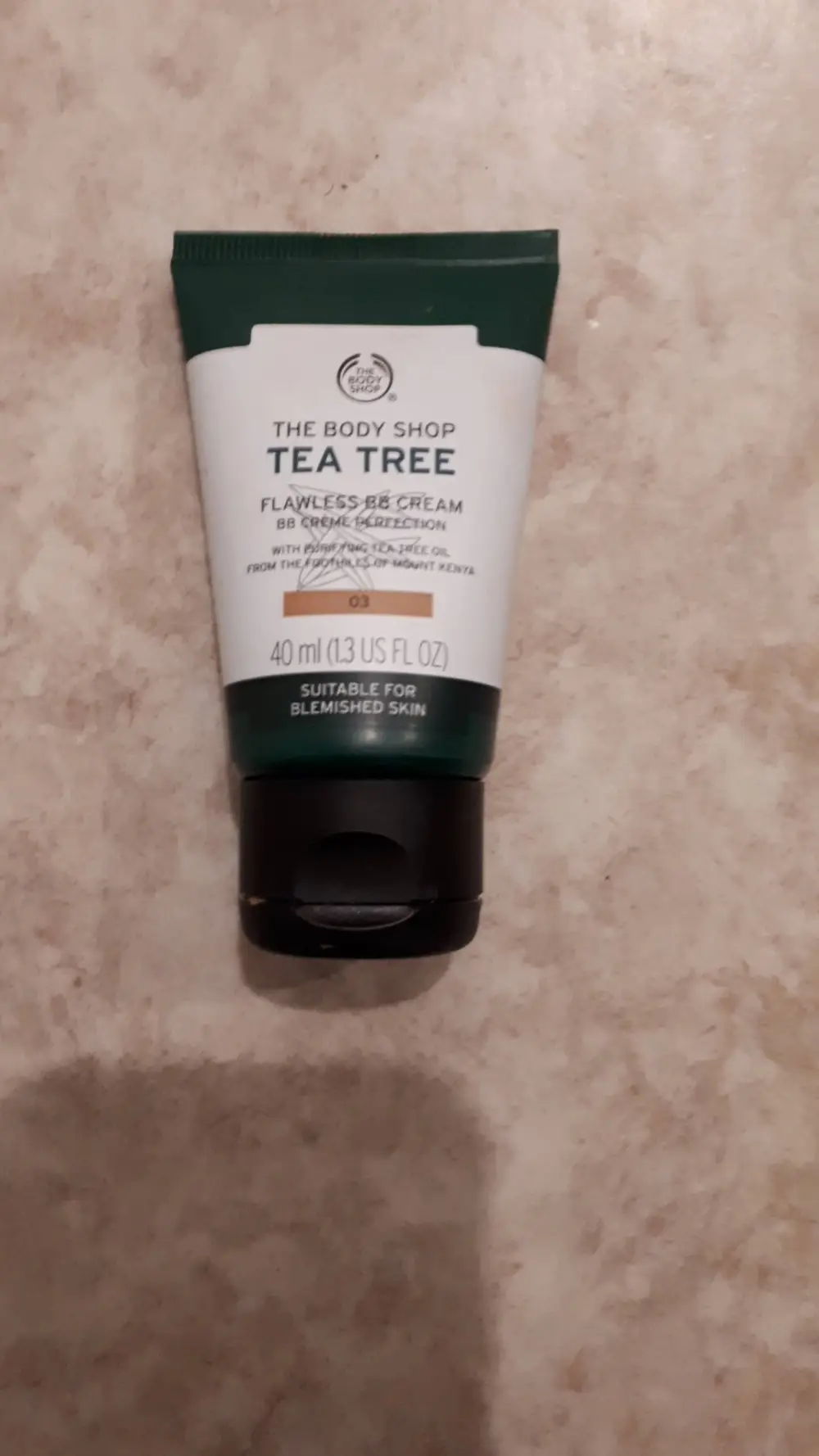 THE BODY SHOP - Tea tree - Flawless BB cream