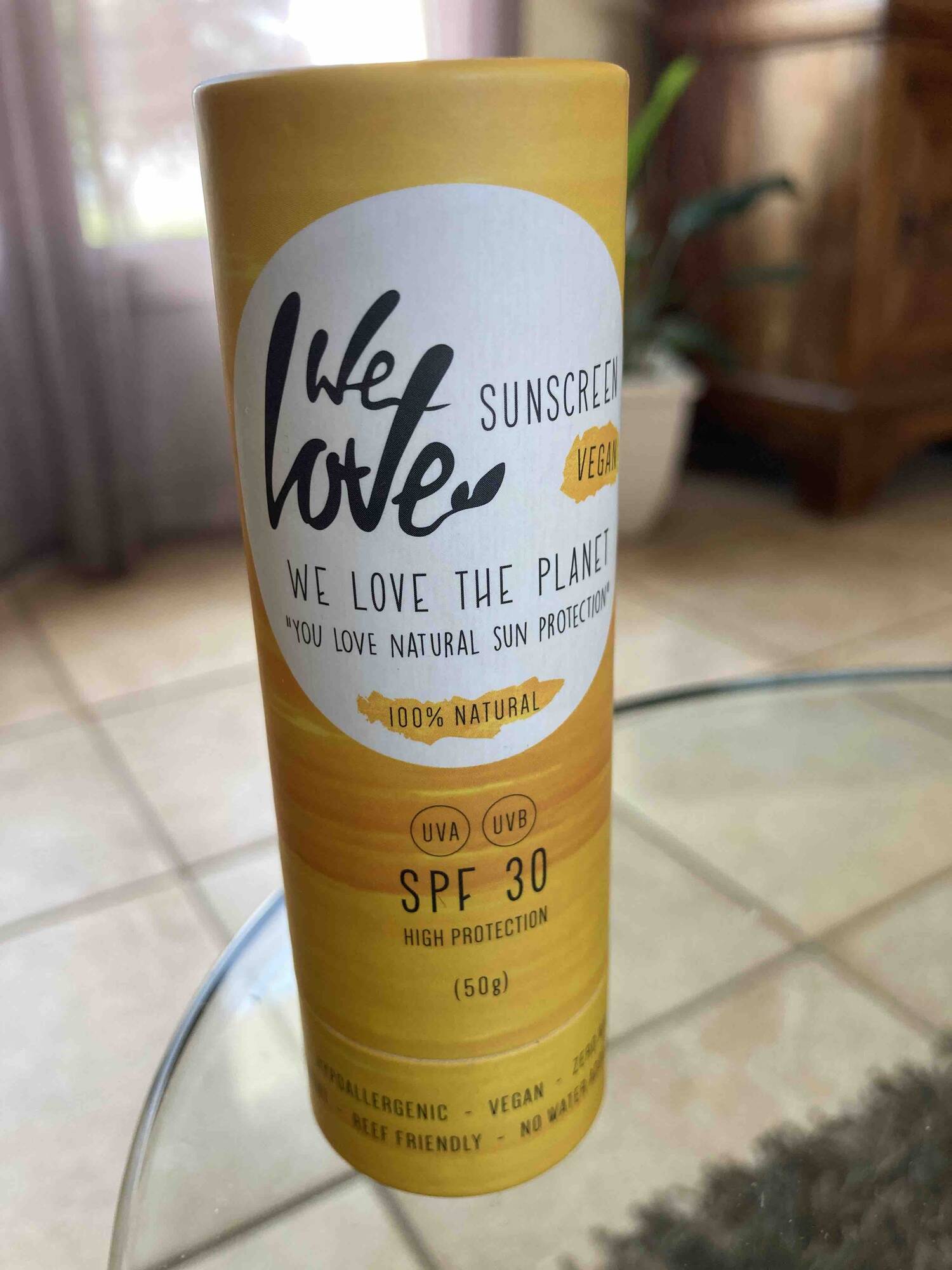 WE LOVE THE PLANET - Sunscreen SPF 30
