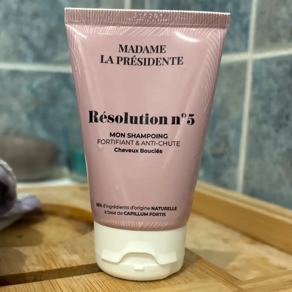 MADAME LA PRÉSIDENTE - Résolution n°5 - Mon shampooing cheveux bouclés