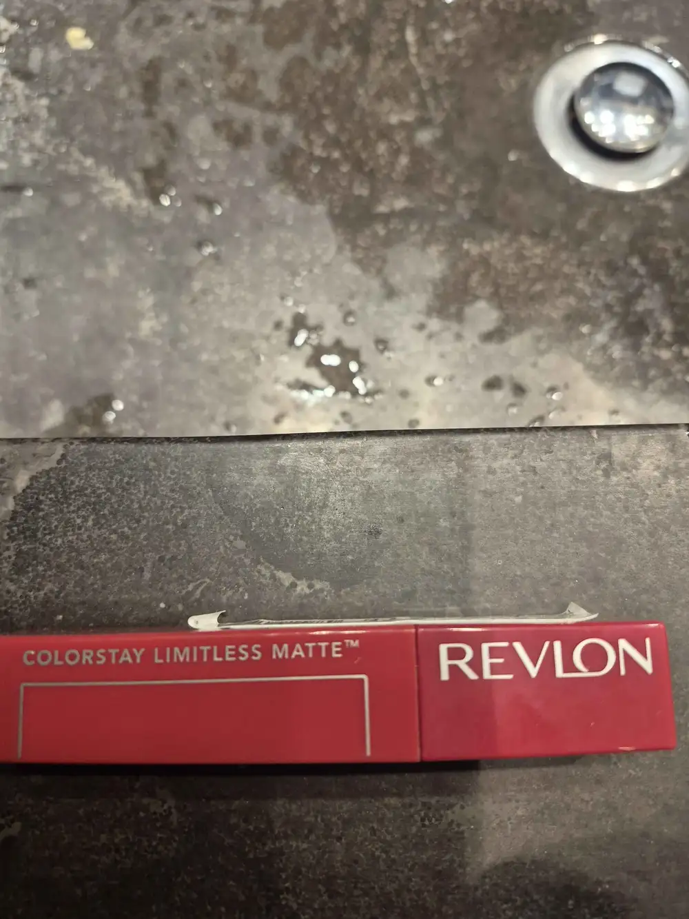 REVLON - Colorstay limitless matte 