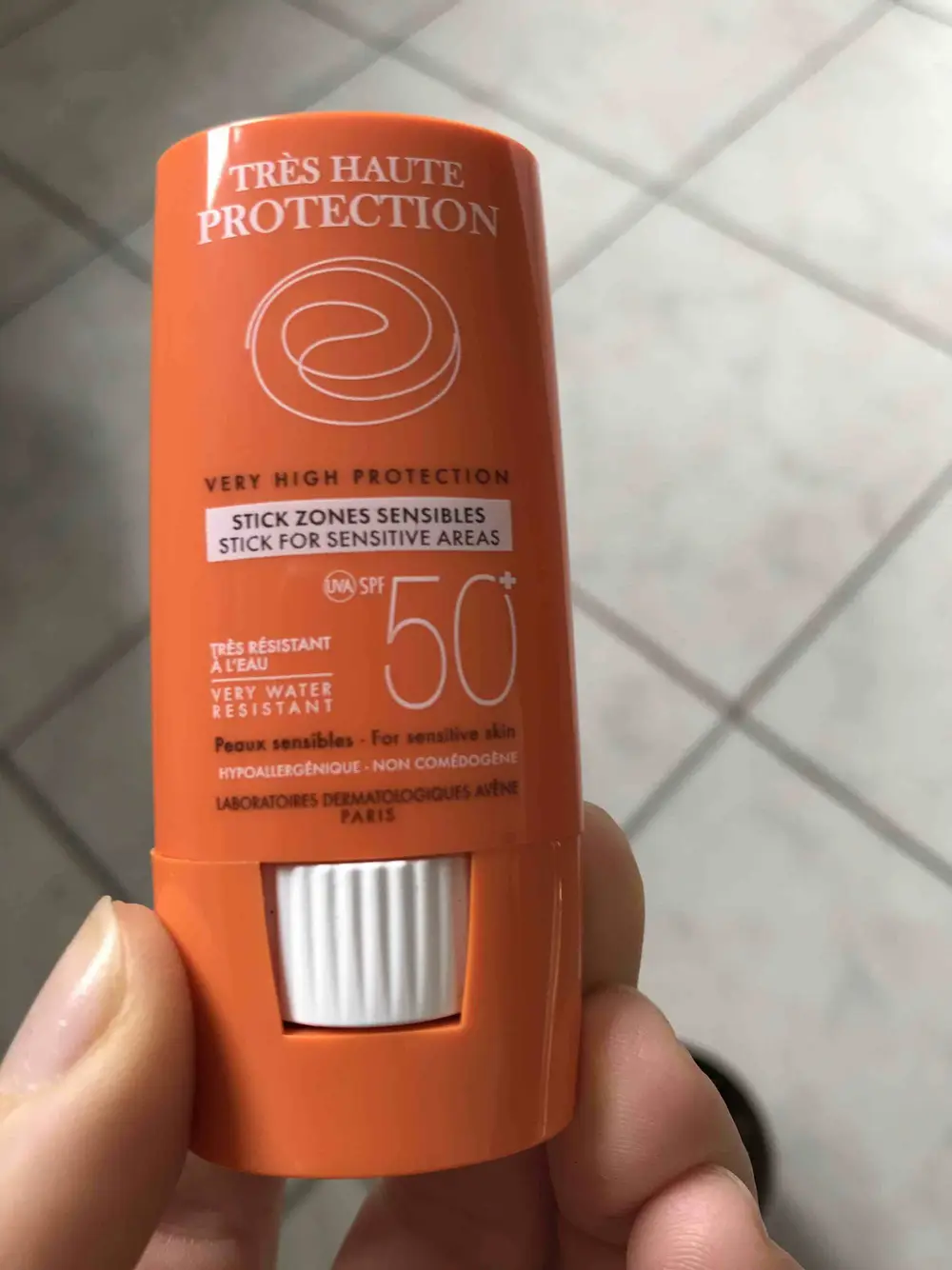 AVÈNE - Stick zones sensibles - Très haute protection SPF 50+