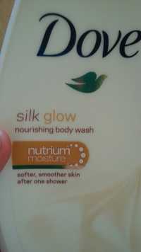 DOVE - Silk glow - Nourishing body wash