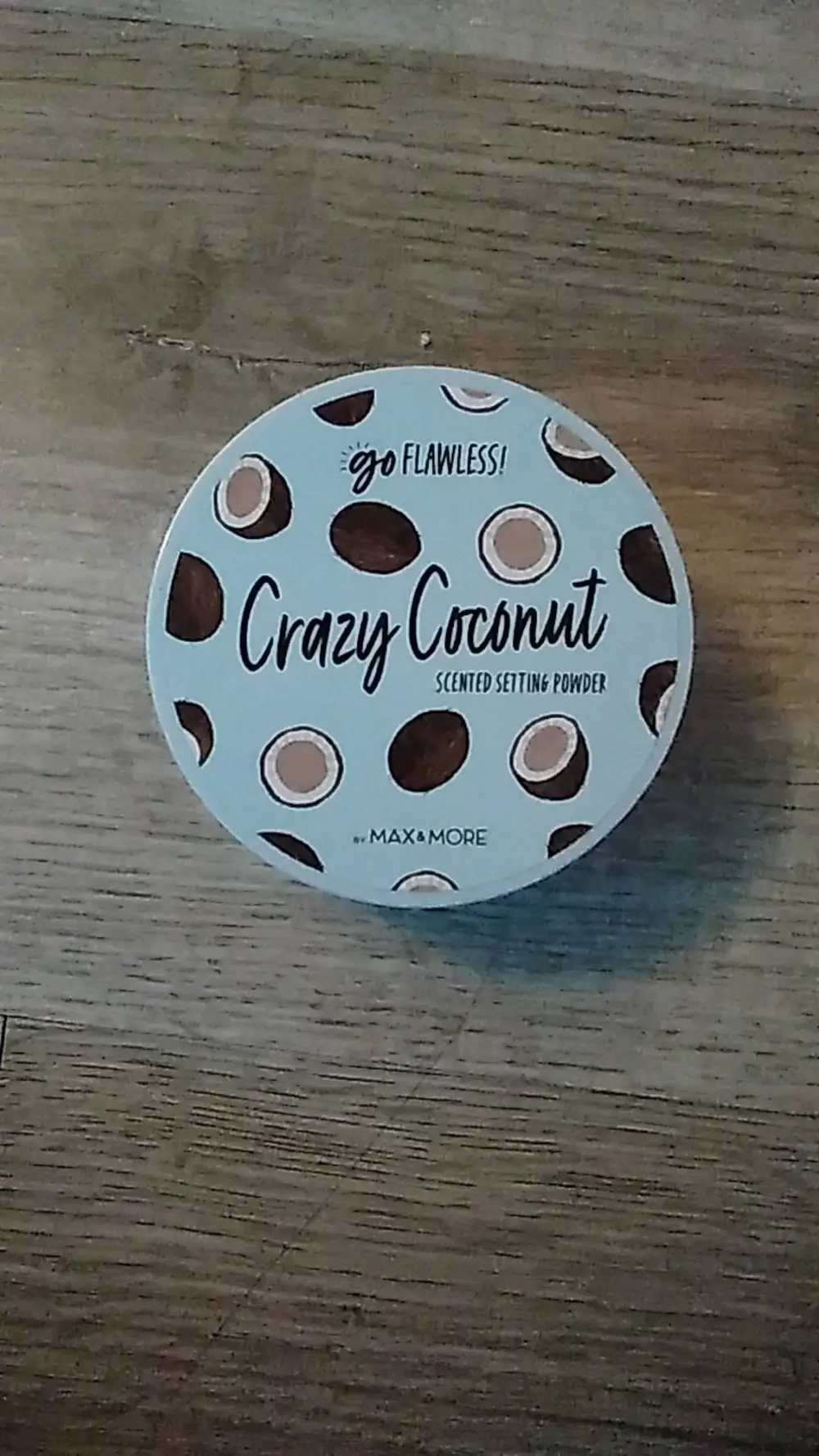 MAX & MORE - Crazy coconut scented setting powder