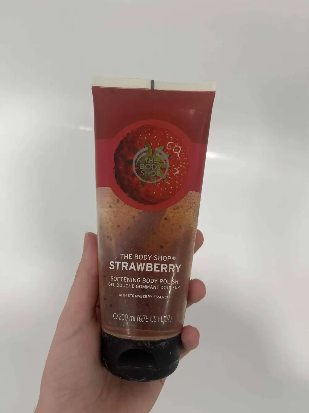 THE BODY SHOP - Gel douche gommant douceur