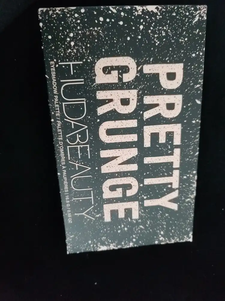HUDA BEAUTY - Pretty grunge - Palette d'ombres à paupières