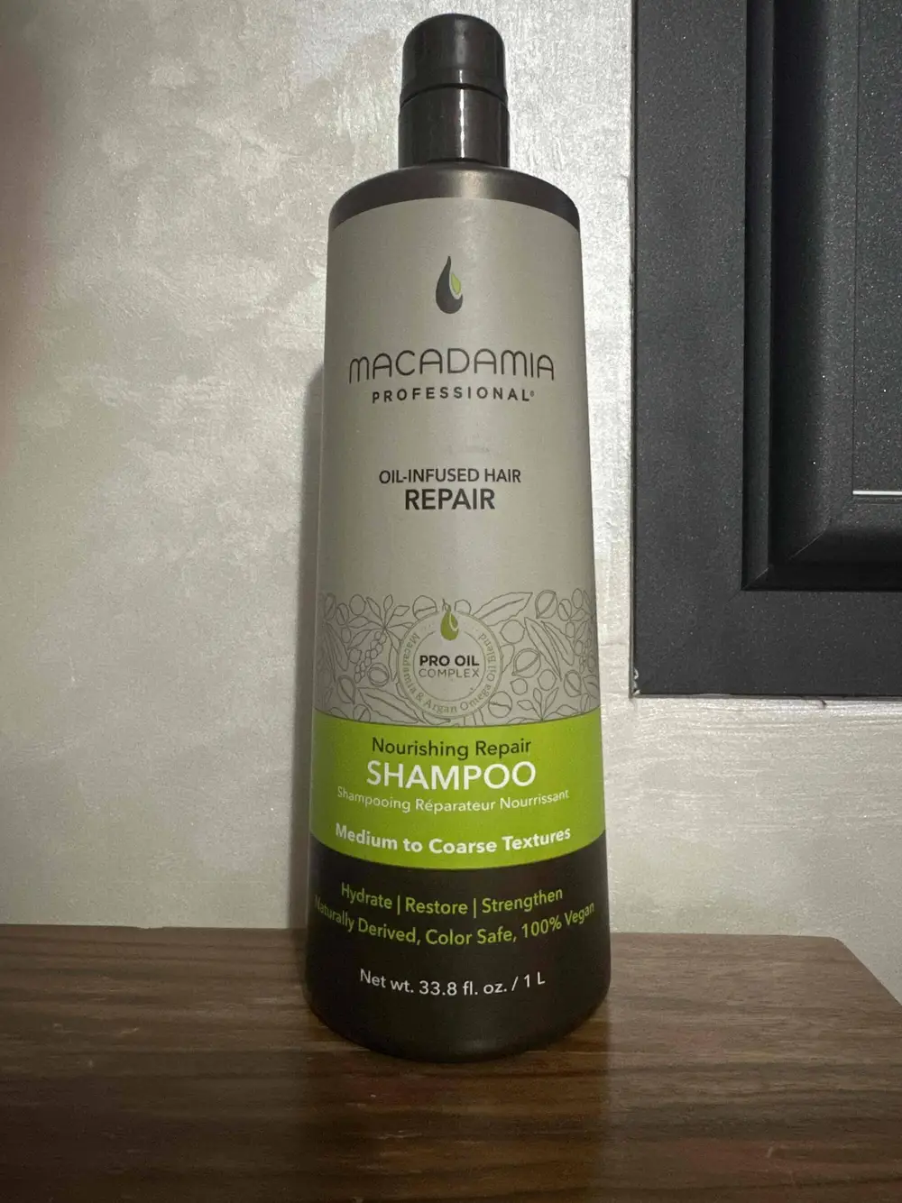 MACADAMIA PROFESSIONAL - Oil-infused hair repair - Shampooing réparateur nourrissant