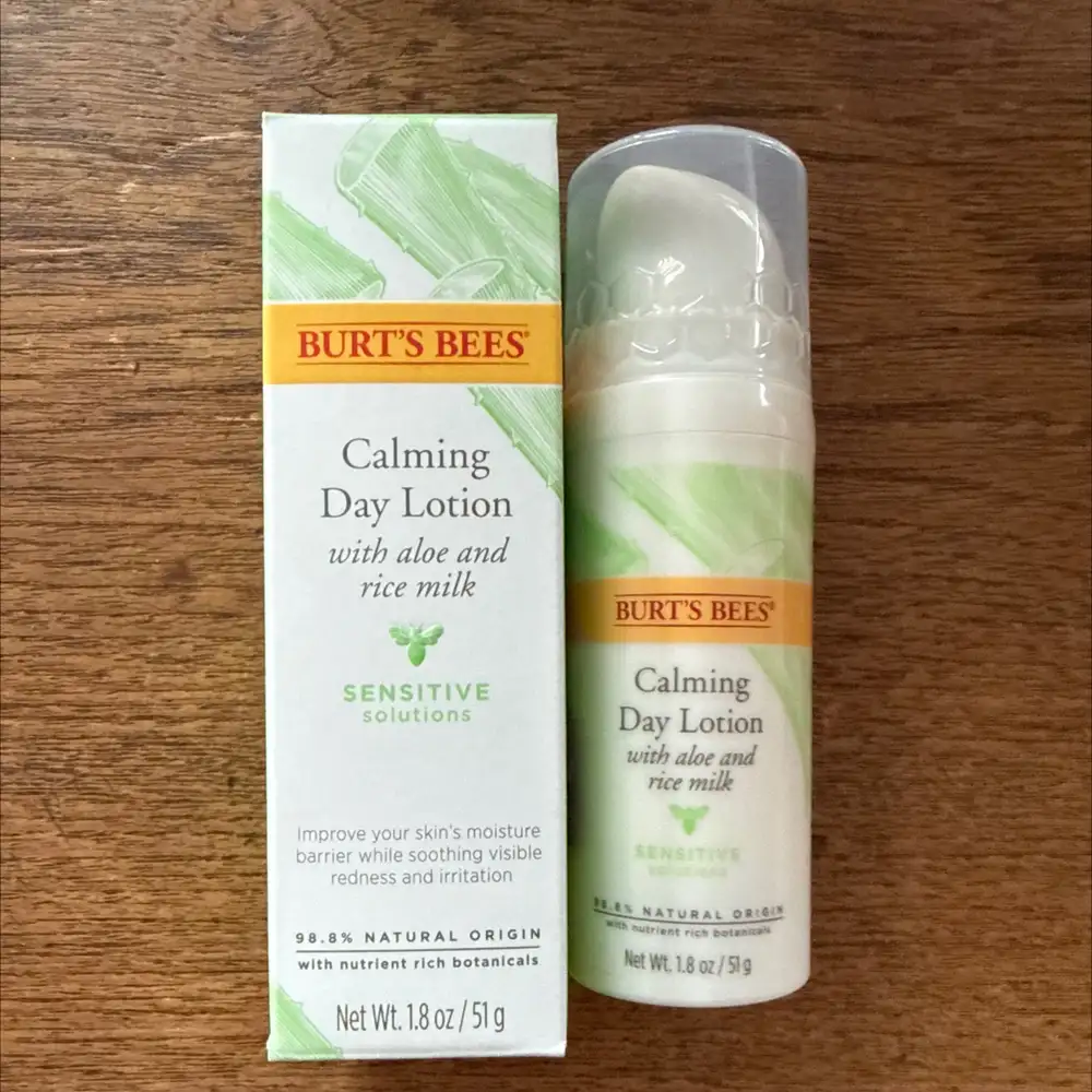 BURT'S BEES - Calming day lotion with aloe and rice milk