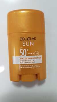 DOUGLAS - Sun protection stick face and sentitive areas spf 50+