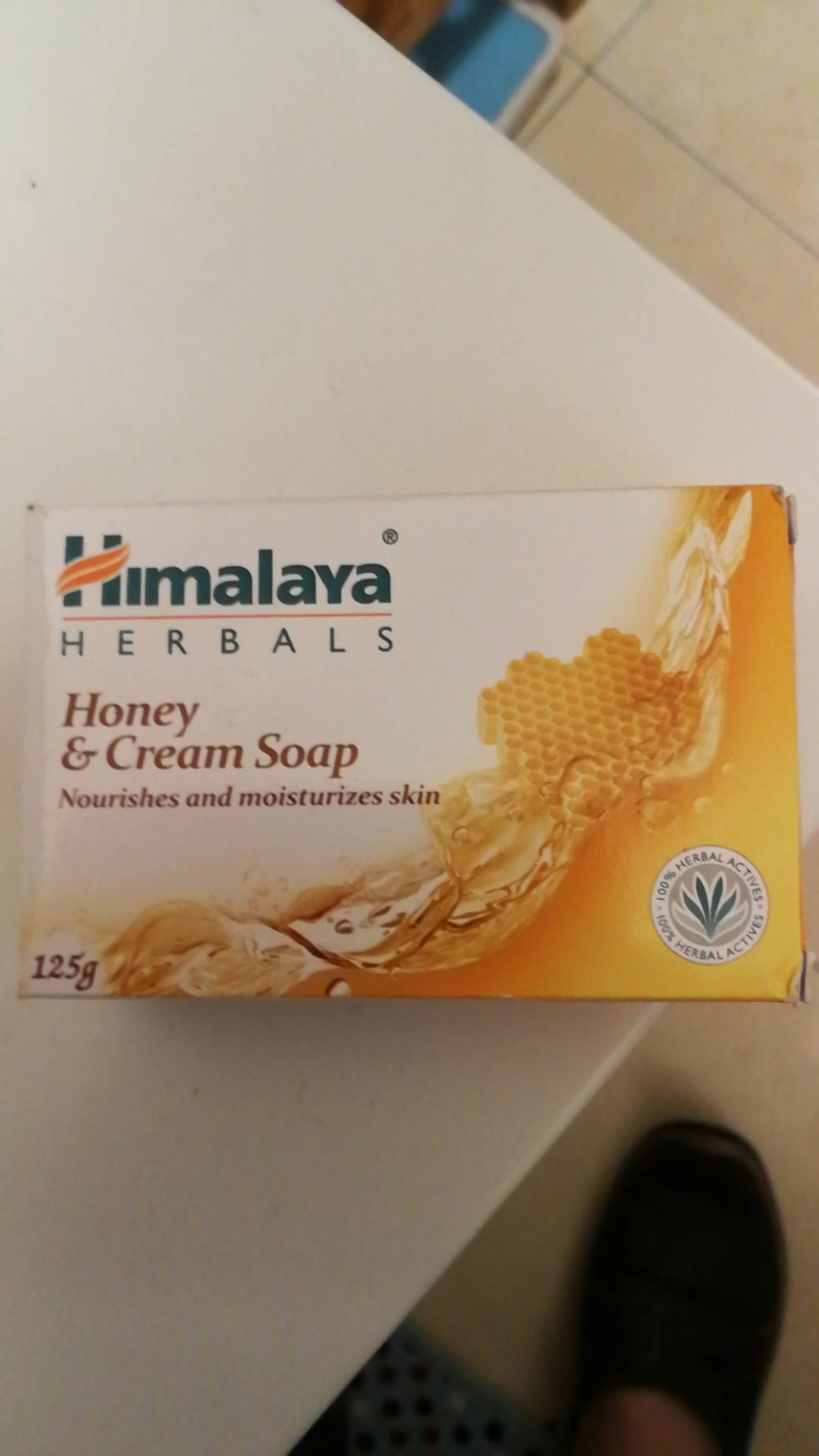 HIMALAYA - Herbals - Honey & cream soap