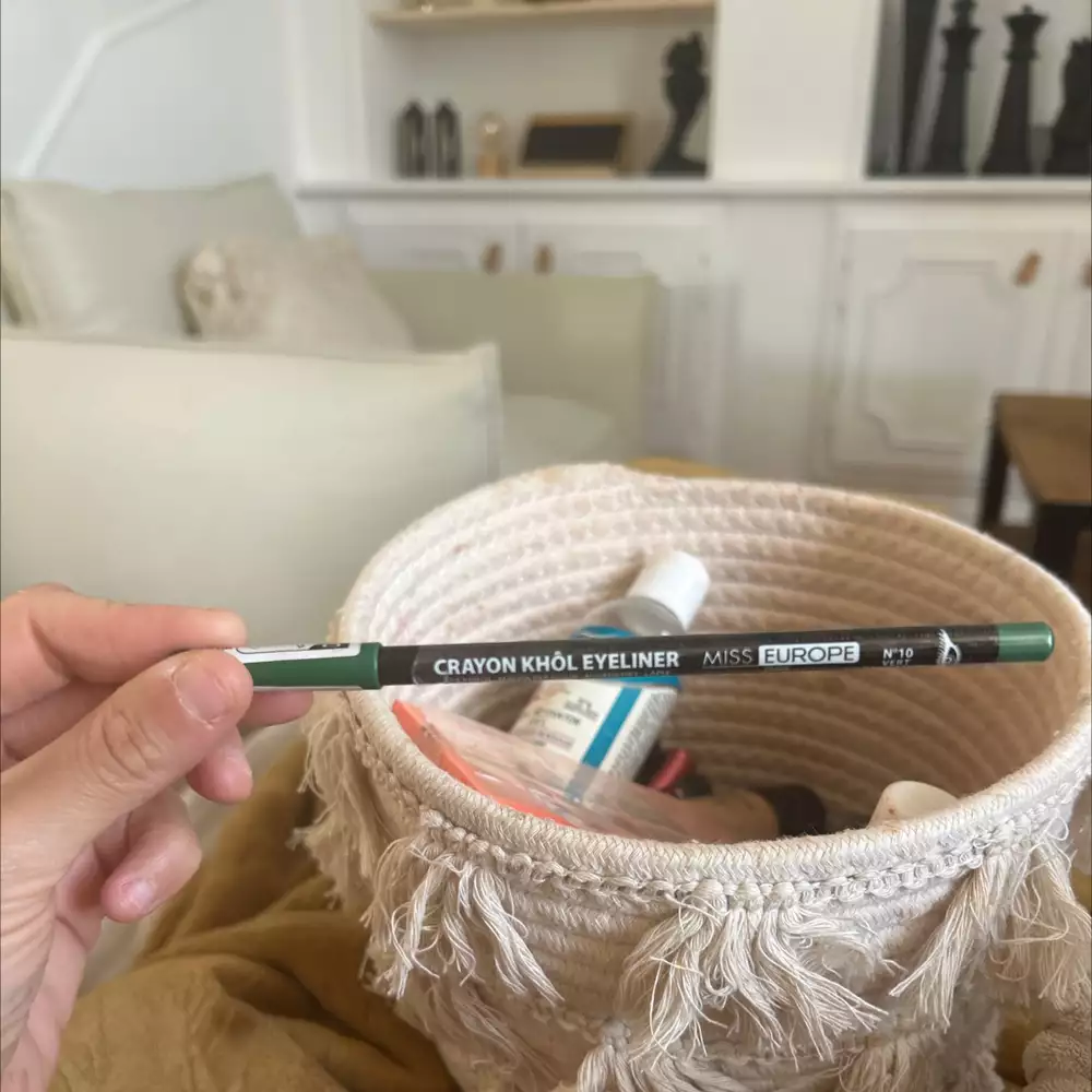 MISS EUROPE - Crayon khôl eyeliner n°10 vert