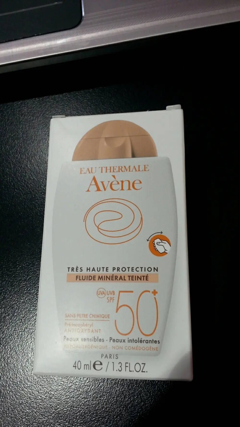 AVÈNE - Fluide minéral teinté très haute protection SPF 50+