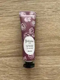 YOLAINE - La mousse de rouge rosier
