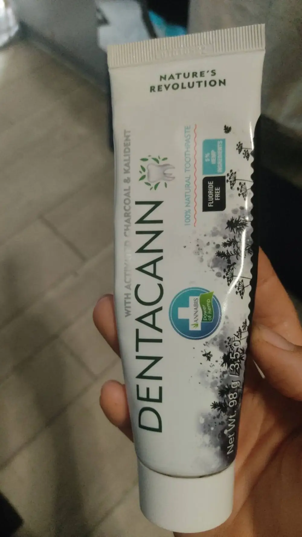 NATURE'S REVOLUTION - Dentacann - Toothpaste with activated charcoal & kalident
