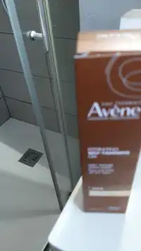 EAU THERMALE AVÈNE - Gel autobronzant hydratant