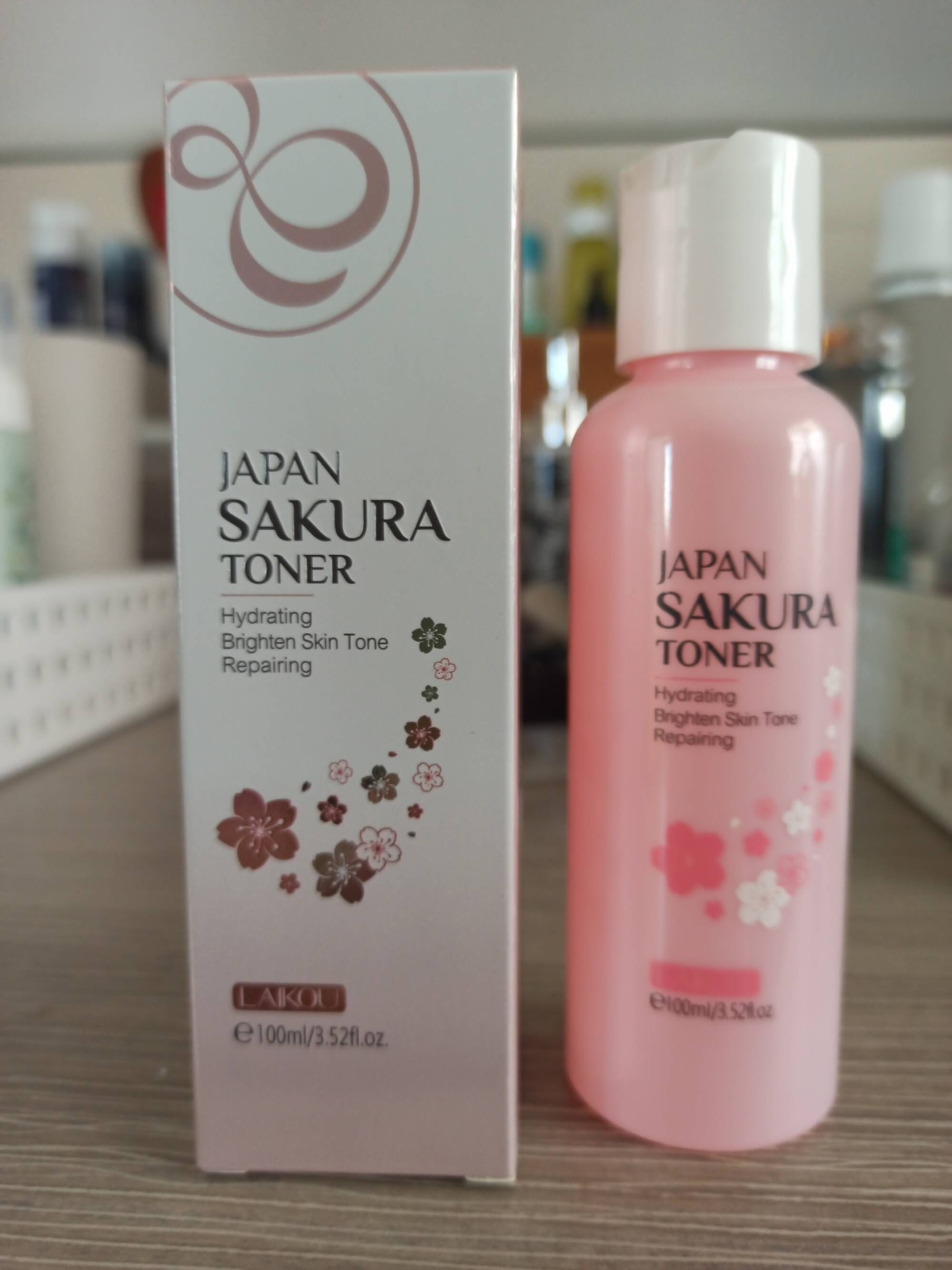 LAIKOU - Japan sakura toner - Hydrating brighten skin tone repairing