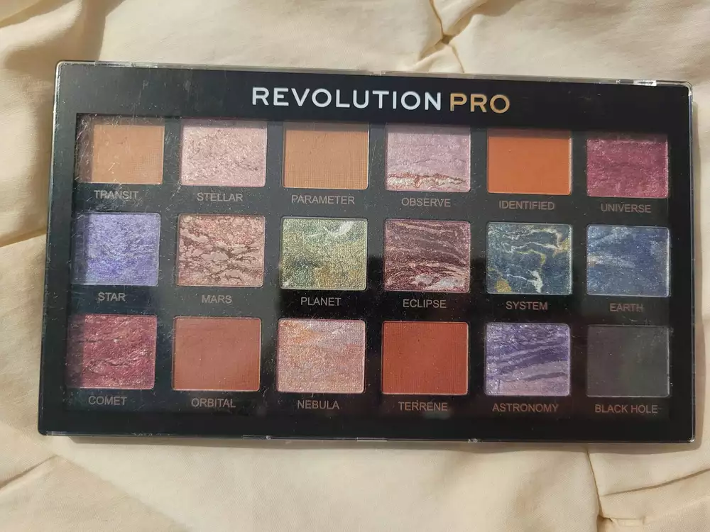 REVOLUTION PRO - Regenaration trends celestial - Palette fards à paupières