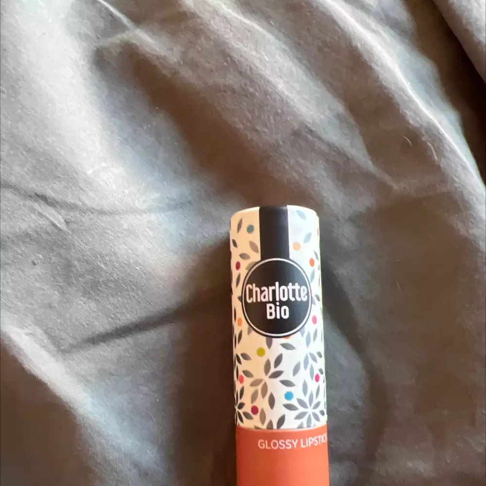 CHARLOTTE - Rouge à lèvres glossy nude moka