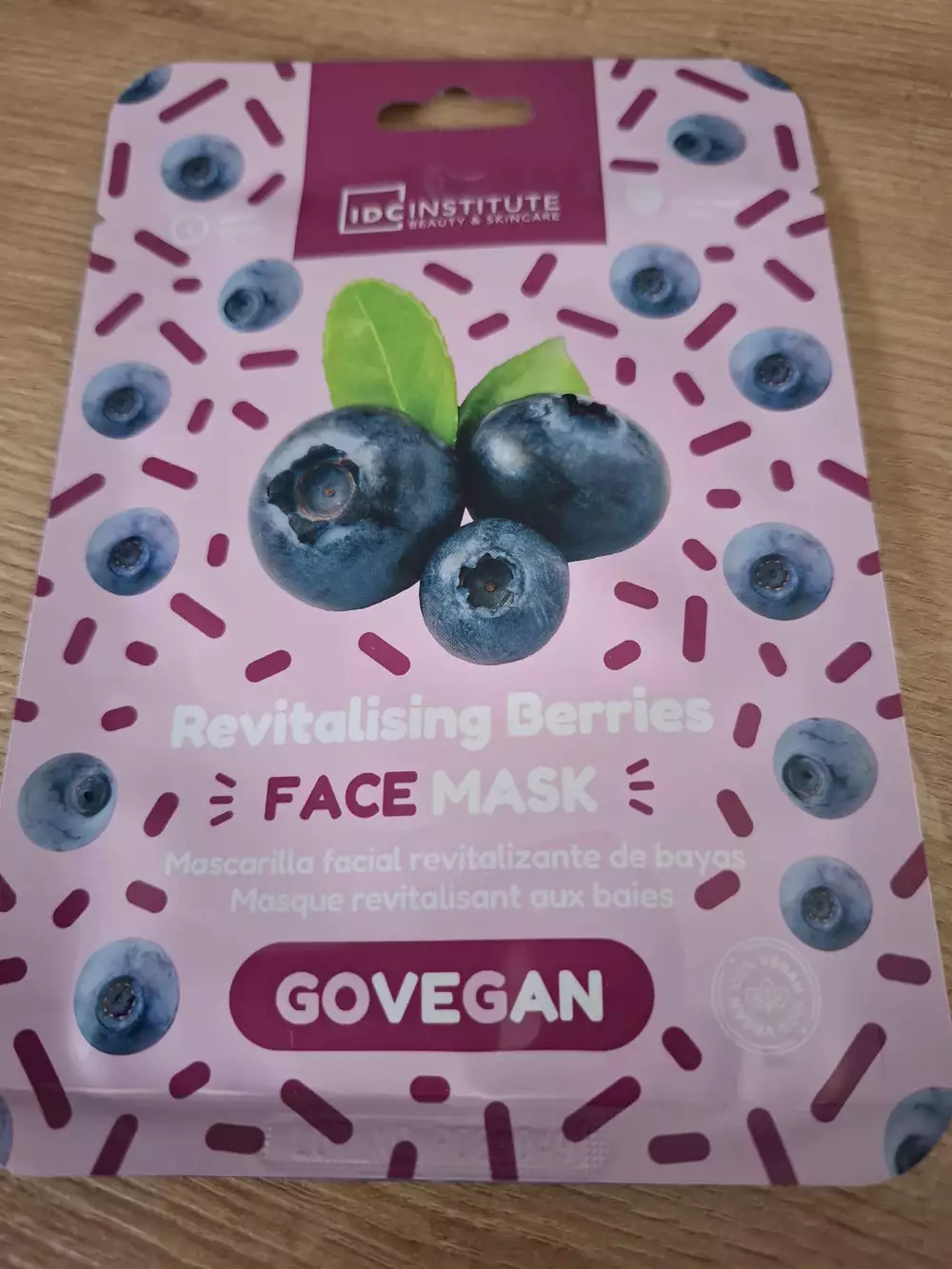 IDC INSTITUTE BEAUTY & SKINCARE - Revitalising berries - Face mask