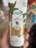 HERBAL ESSENCES - Aloe + avocado oil - 3 in 1 Plant powered cream step 4