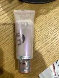 L'ORÉAL - Glotion - Fluide enlumineur éclat