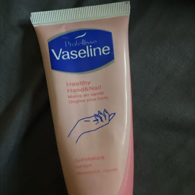 VASELINE - Healthy hand & nail strengthening cream