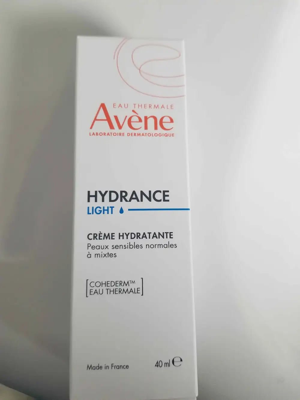 EAU THERMALE AVÈNE - Hydrance light - Crème hydratante