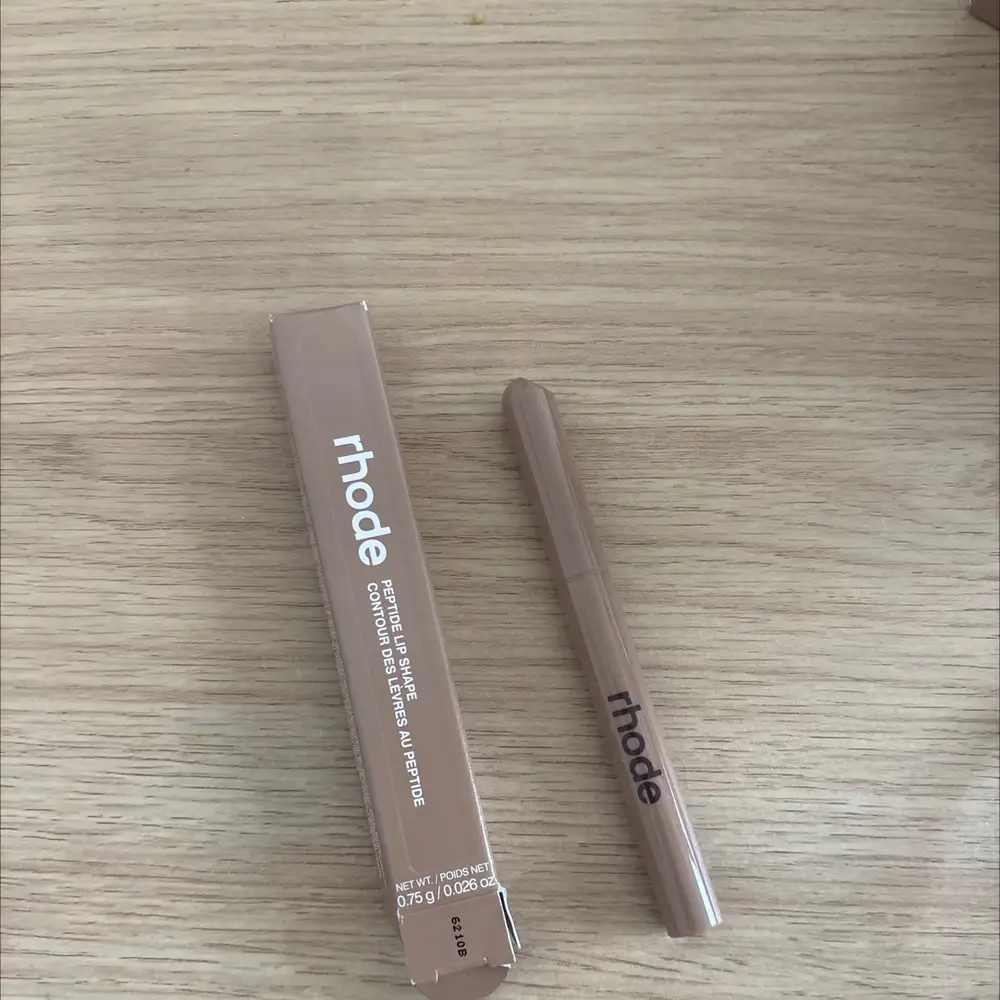 RHODE - Contour des lèvres au peptide 