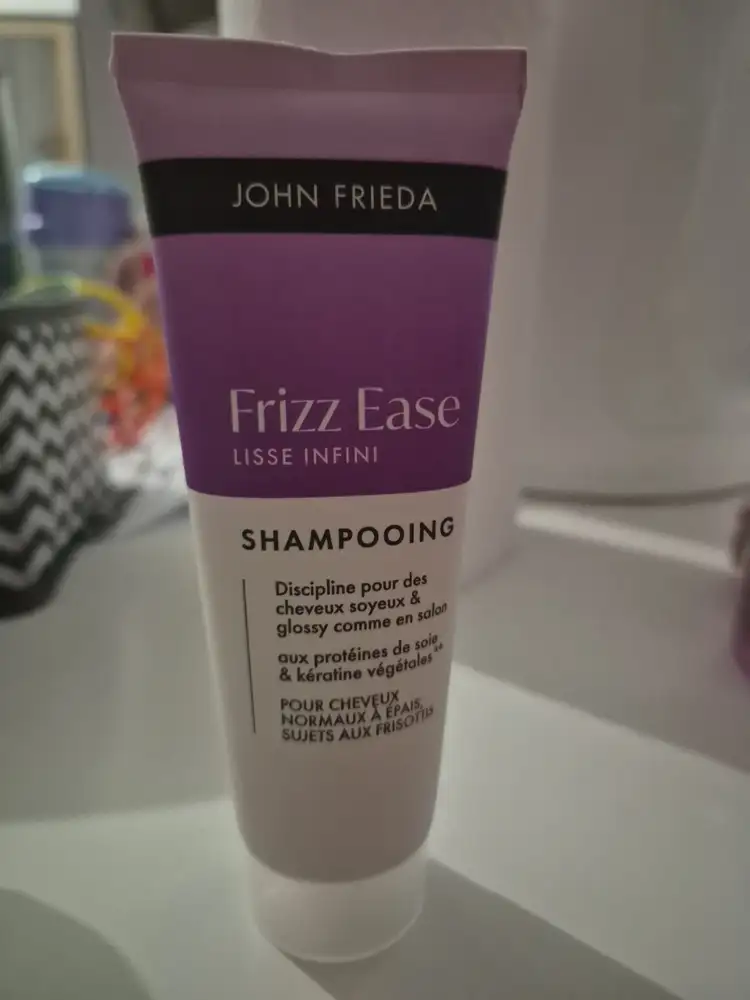 JOHN FRIEDA - Frizz ease - Shampooing