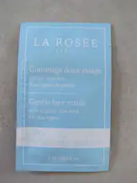 LA ROSÉE - Gommage doux visage à l'aloe vera bio