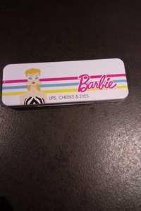 palette maquillage barbie