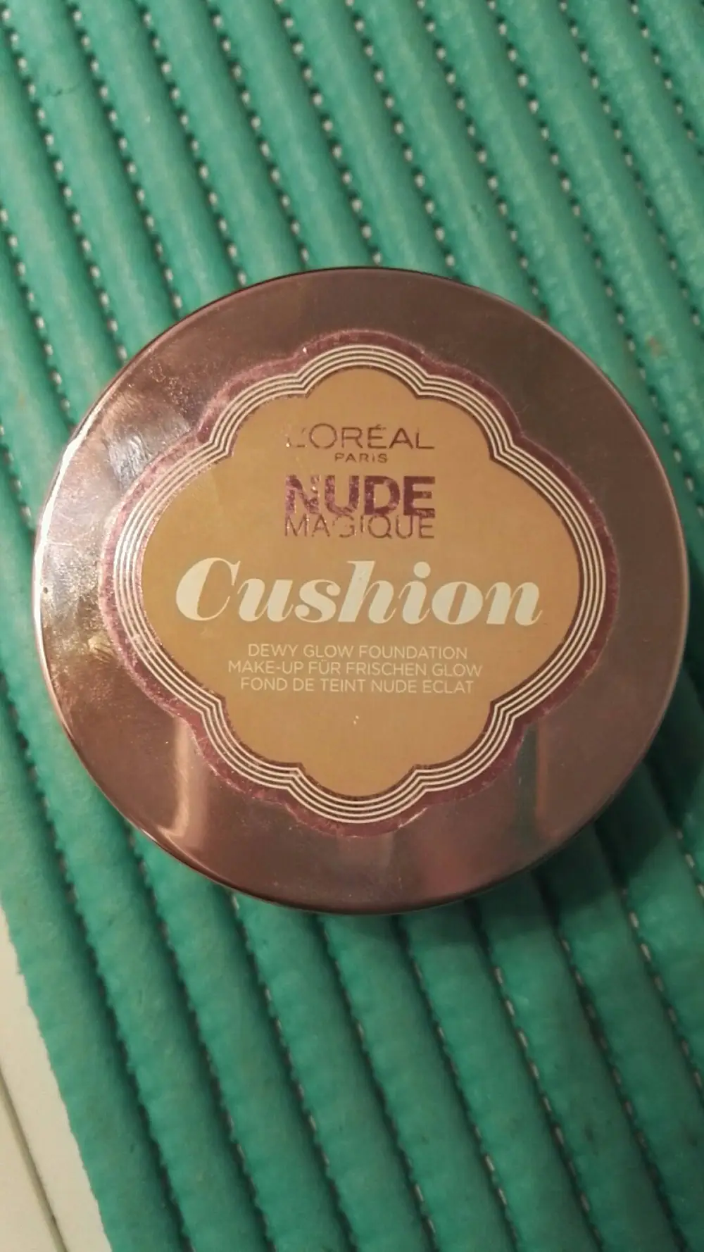 L'ORÉAL - Cushion Nude Magique - Fond de teint nude éclat