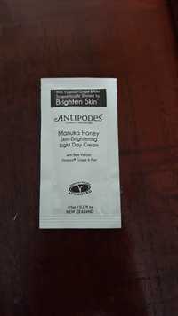 ANTIPODES - Manuka honey - Skin-brightening light day cream