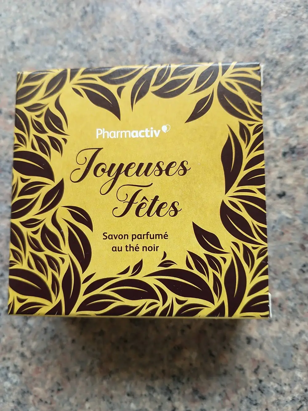 PHARMACTIV - Joyeuses fêtes - Savon parfumé au thé noir 