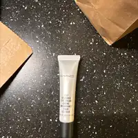 MAC COSMETICS -  Crème instantanée pour les yeux 