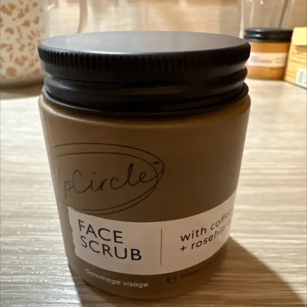 UPCIRCLE - Gommage visage 