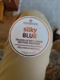 ESSENCE - Silky blur - Translucent loose setting powder