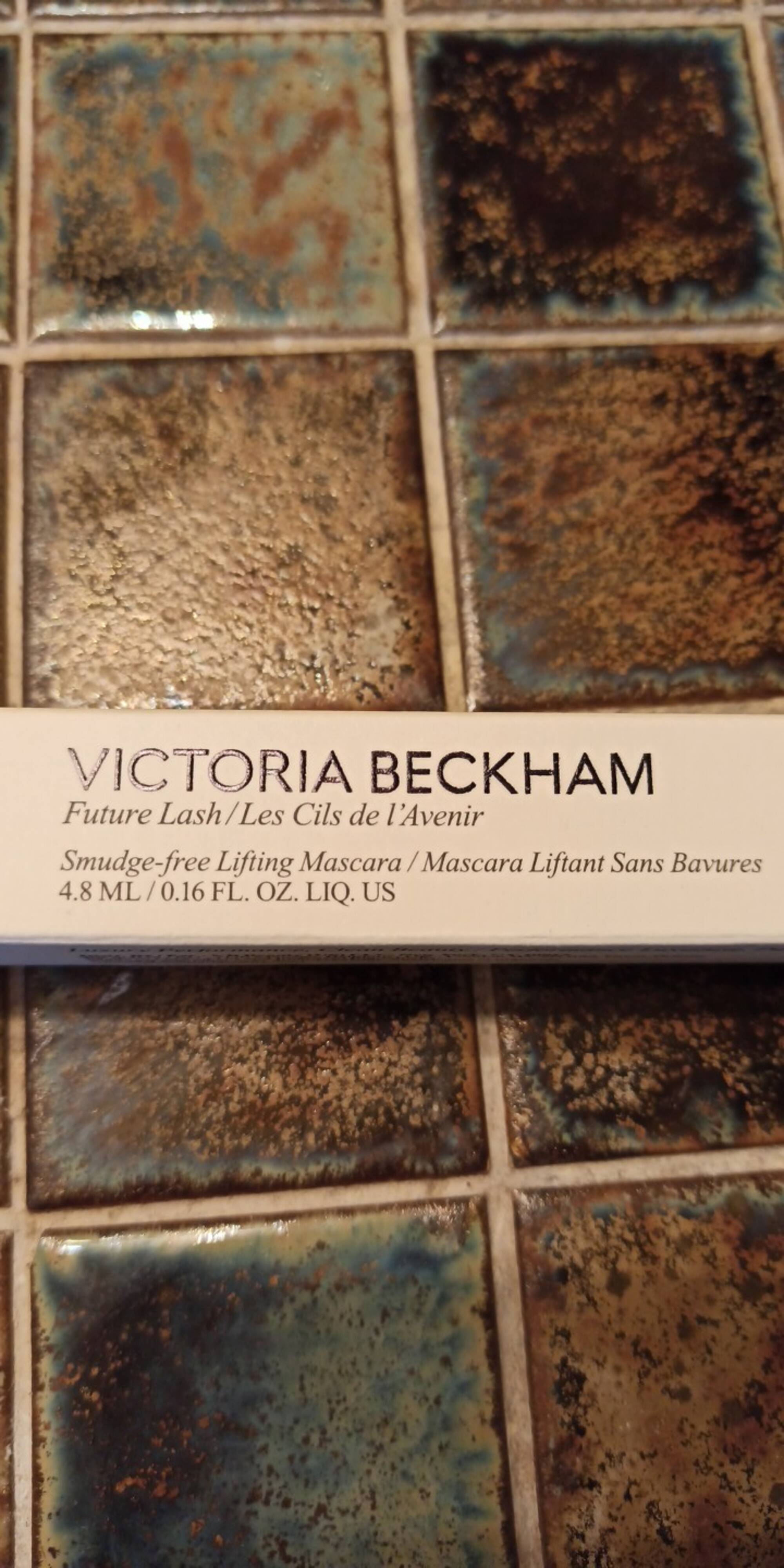 VICTORIA BECKHAM - Les cils de l'avenir - Mascara liftant sans bavures