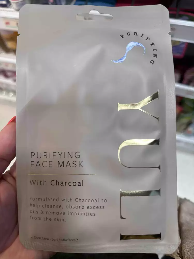 YULI - Purifying face mask with charcoal