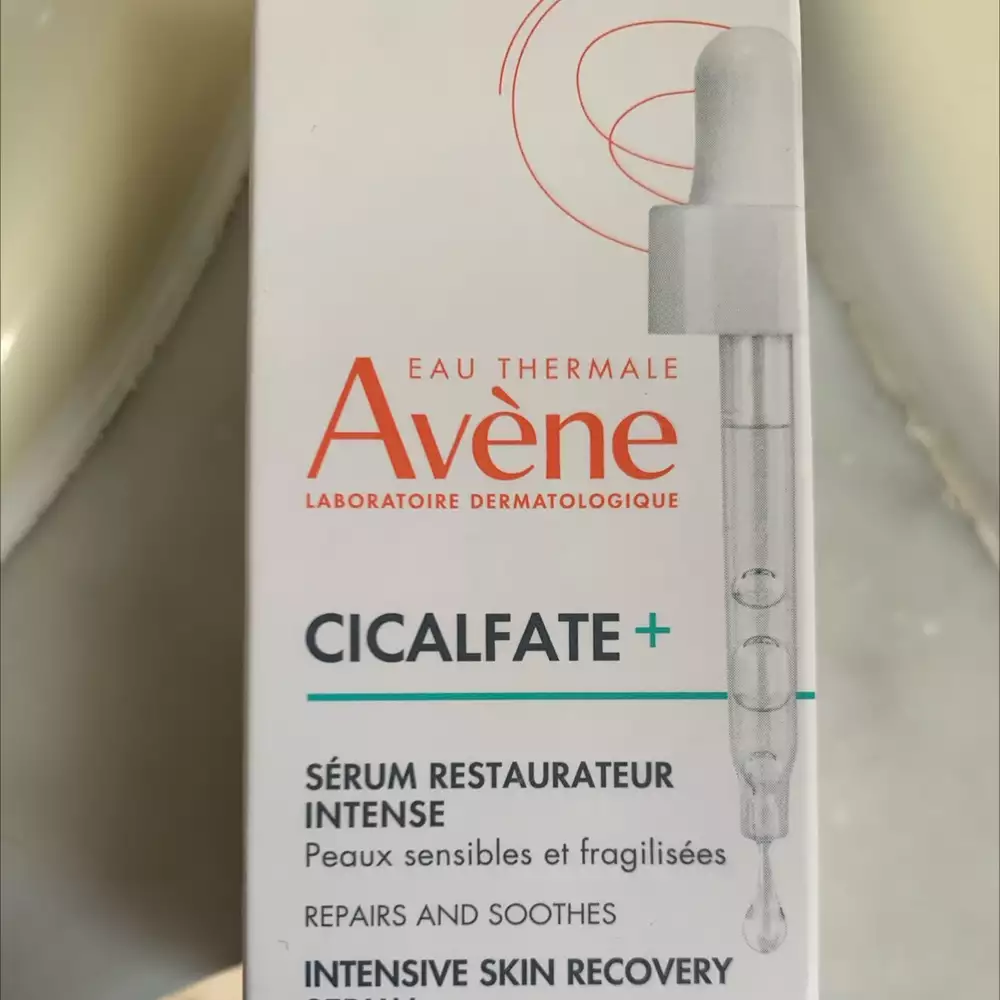 EAU THERMALE AVÈNE - Cicalfate+ - Sérum restaurateur intense