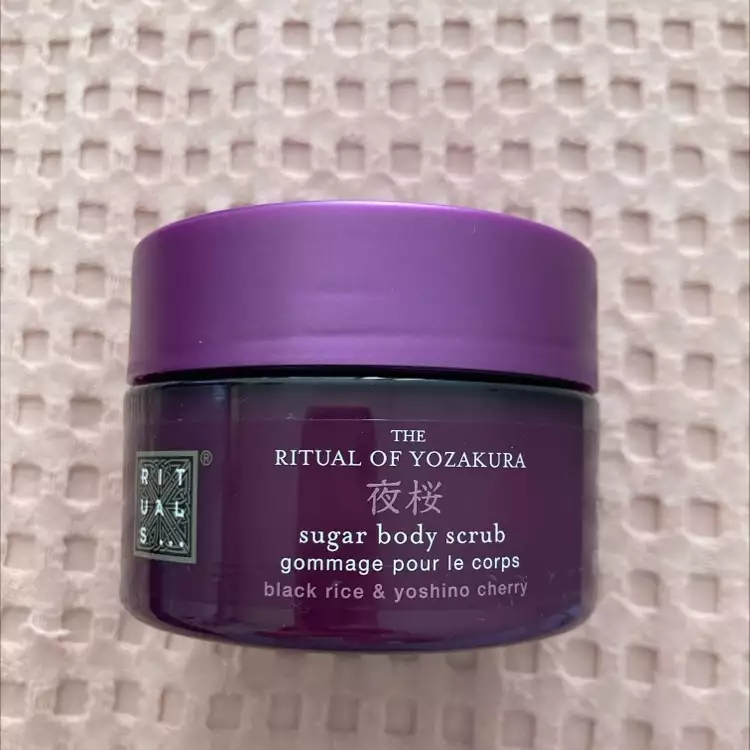 RITUALS - The ritual of yozakura - Gommage pour le corps