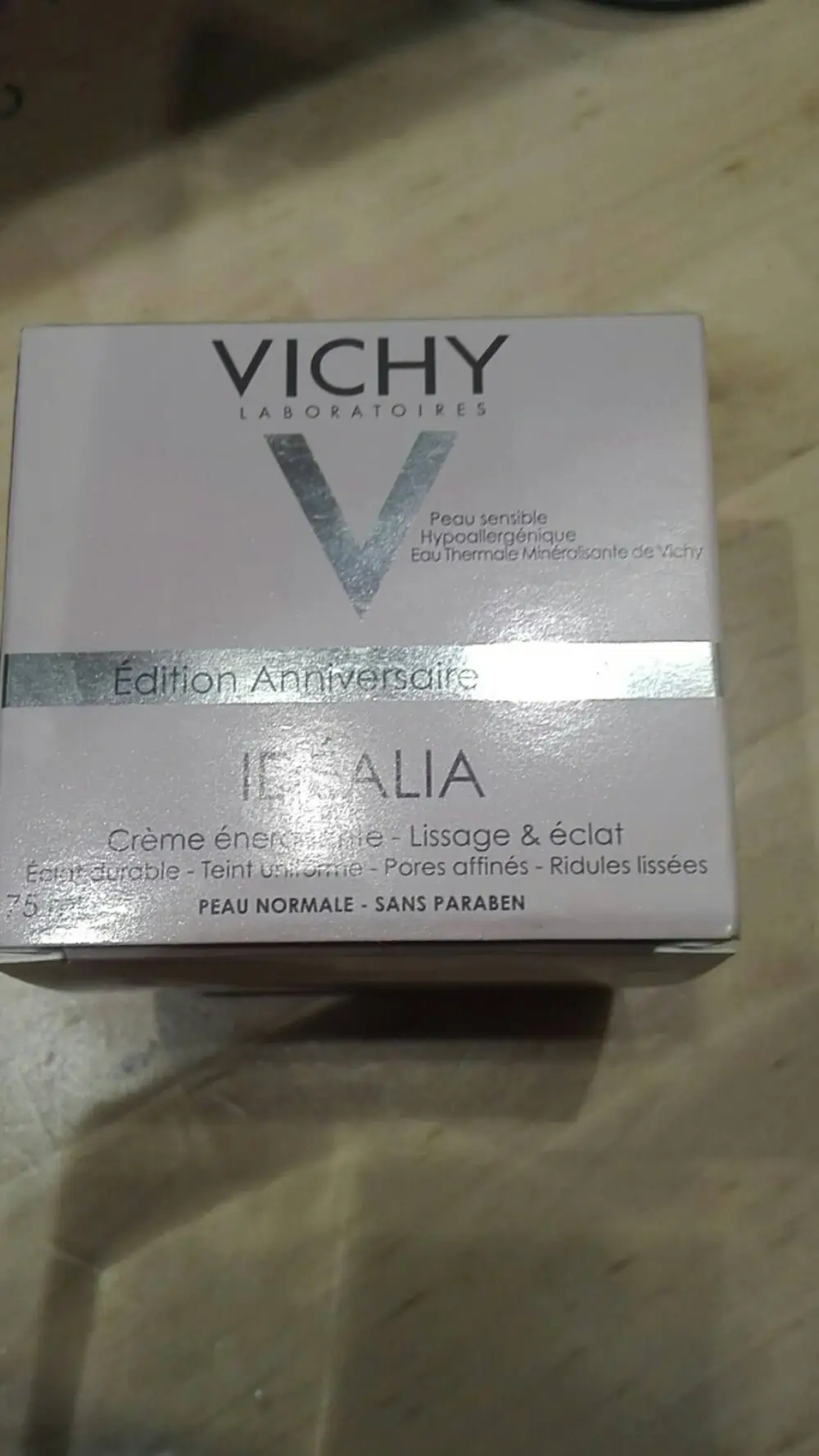 VICHY - Idéalia - Crème énergisante lissage & éclat