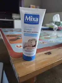 MIXA - La crème visage des peaux sensibles