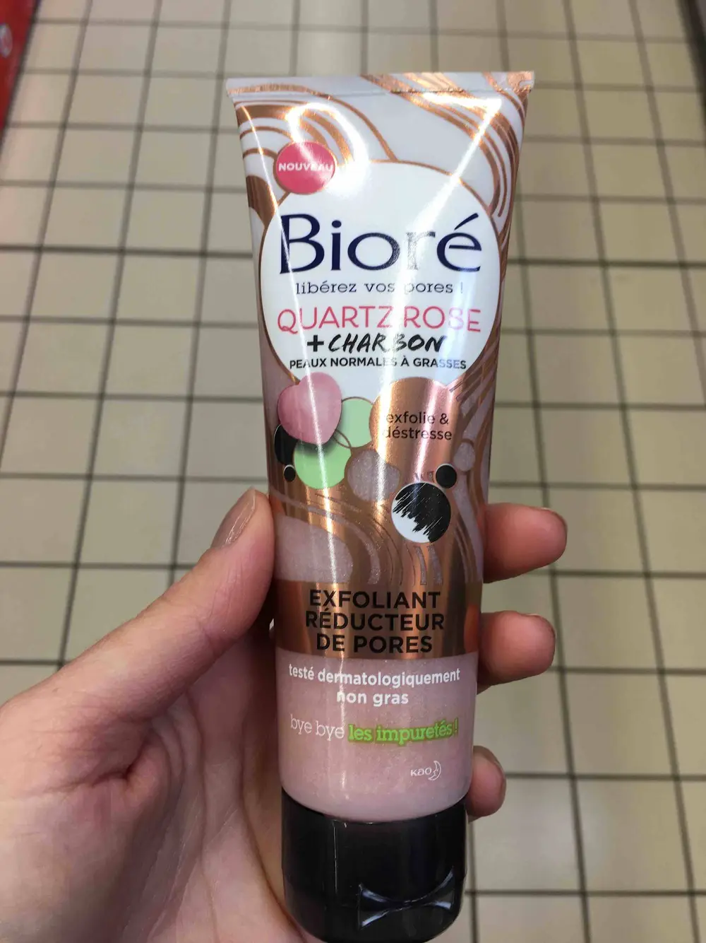 BIORÉ - Quartz rose + charbon - Exfoliant réducteur de pores