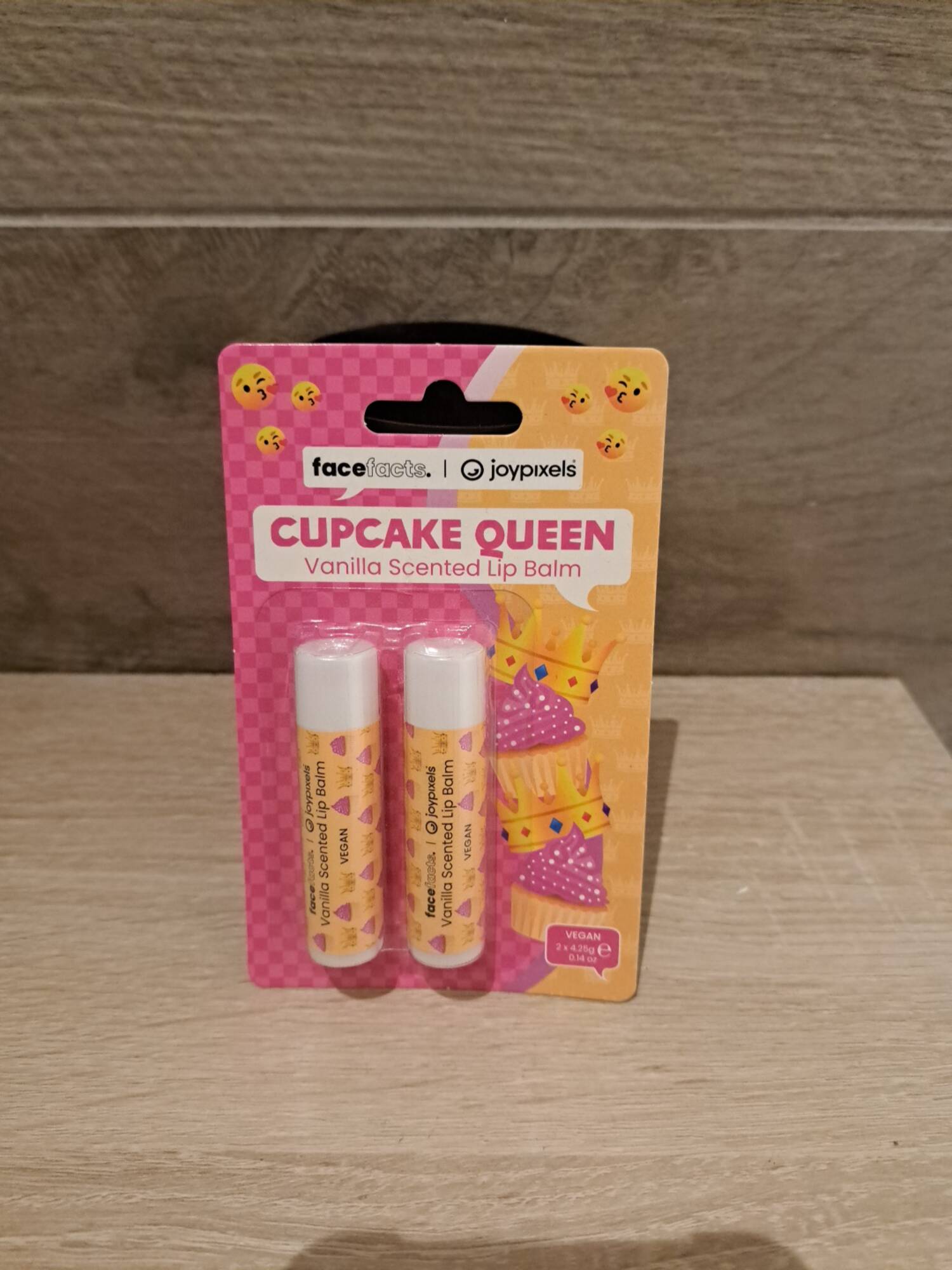 FACE FACTS JOYPIXELS - Cupcake queen - Vanilla scented lip balm