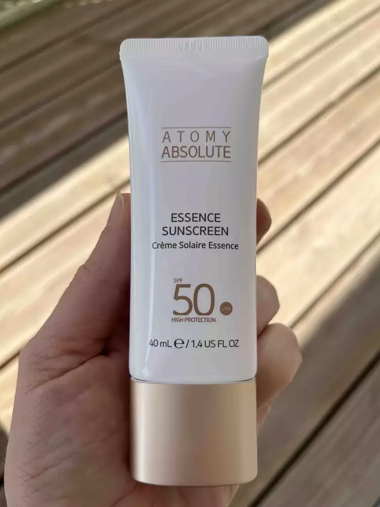 ATOMY - Absolute - Crème solaire essence SPF 50